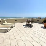 Avana Fronte Mare Riccione