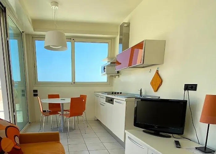 Ξενοδοχείο Avana Fronte Mare 3*