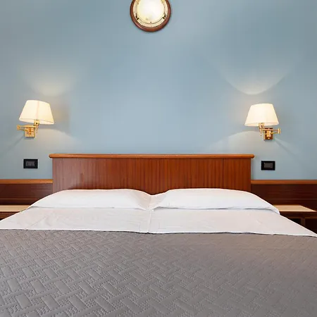 Otel Avana Fronte Mare 3*
