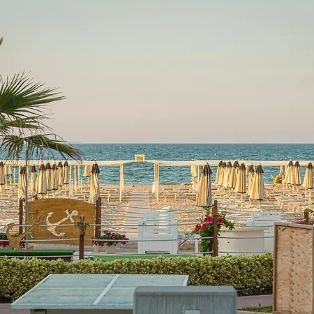 Avana Fronte Mare ホテル リッチョーネ