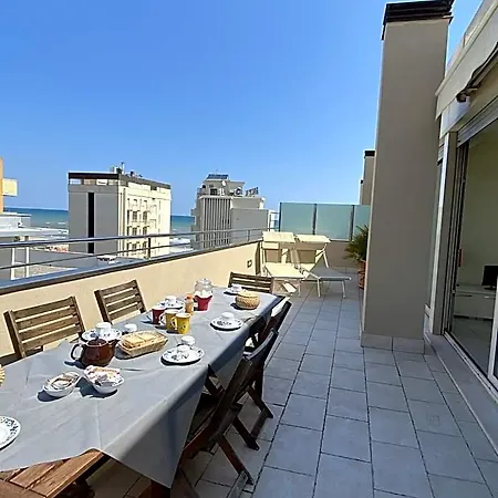 Hotel Avana Fronte Mare 3*