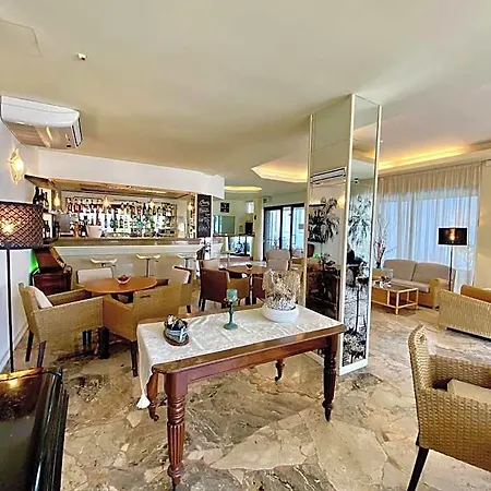 Hotel Avana Fronte Mare 3*