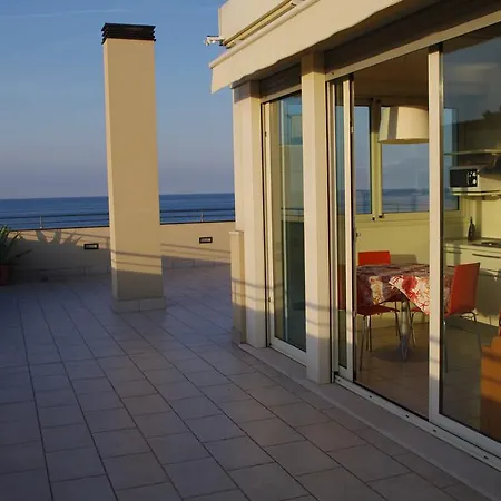 Hotel Avana Fronte Mare 3*