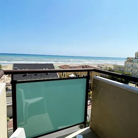 Avana Fronte Mare Hotell 3*