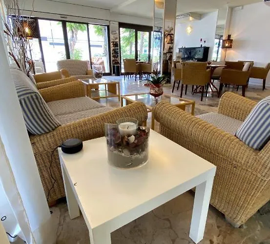 Avana Fronte Mare فندق ريتشيوني